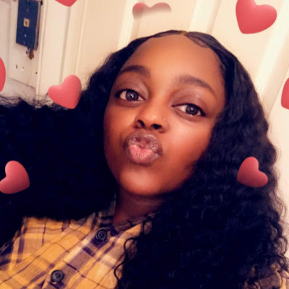 Meet your Posher, Angee